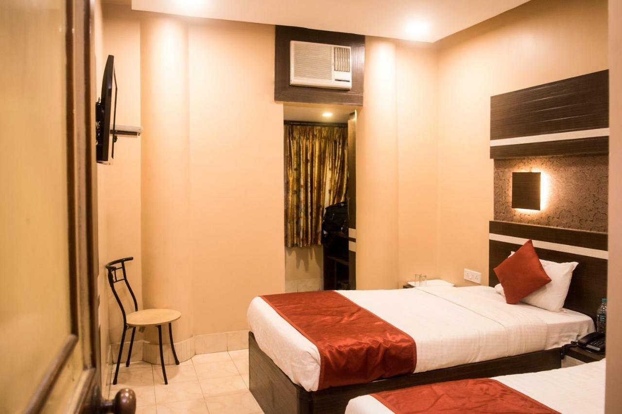 Pushpak International Hotel Kolkata